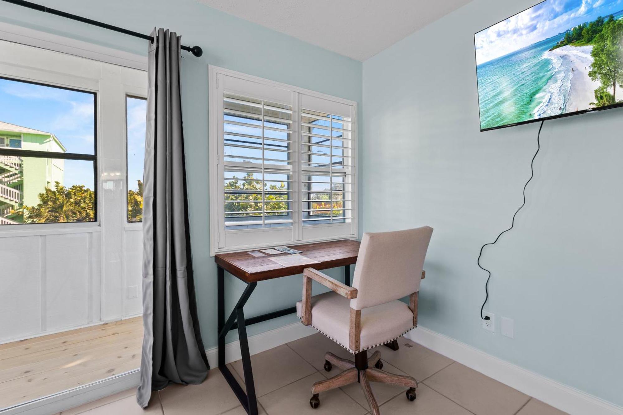 Partial Ocean View Hotel Room- King Bed #1 Fort Pierce Εξωτερικό φωτογραφία