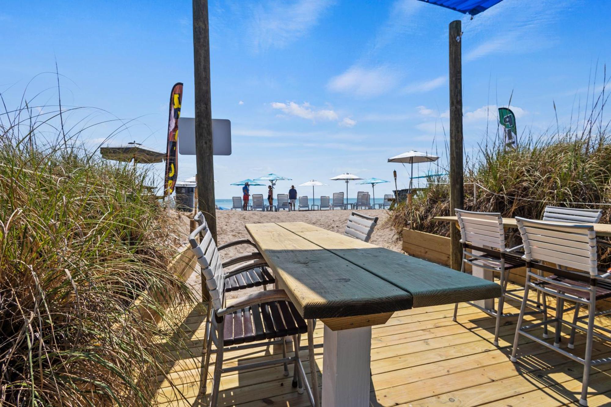 Partial Ocean View Hotel Room- King Bed #1 Fort Pierce Εξωτερικό φωτογραφία